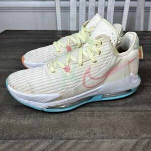 Nike‎ Zoom Lebron Witness 6
Easter Shoes size 11